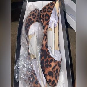 Women’s flats